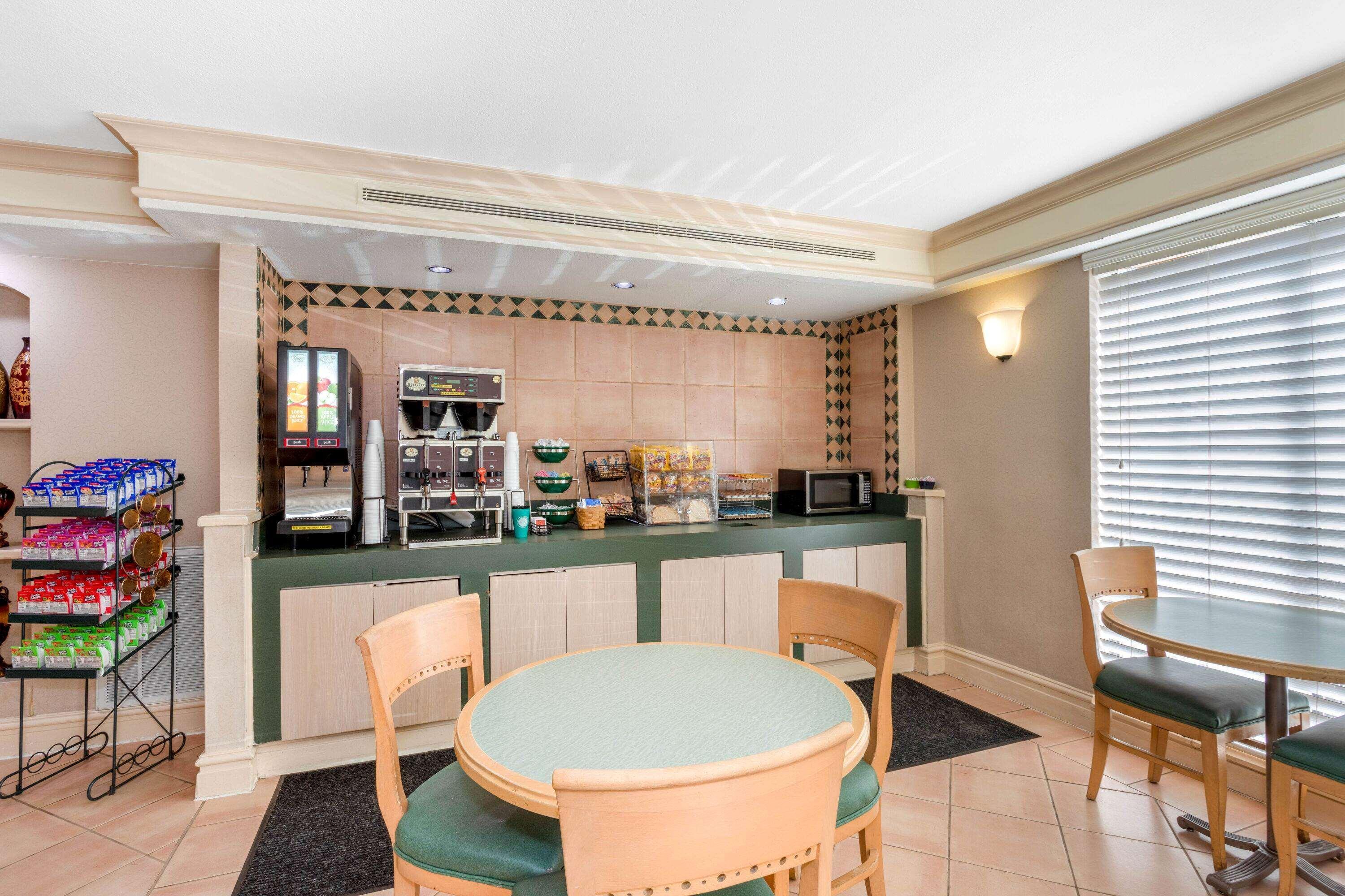 La Quinta Inn By Wyndham Tallahassee North Экстерьер фото